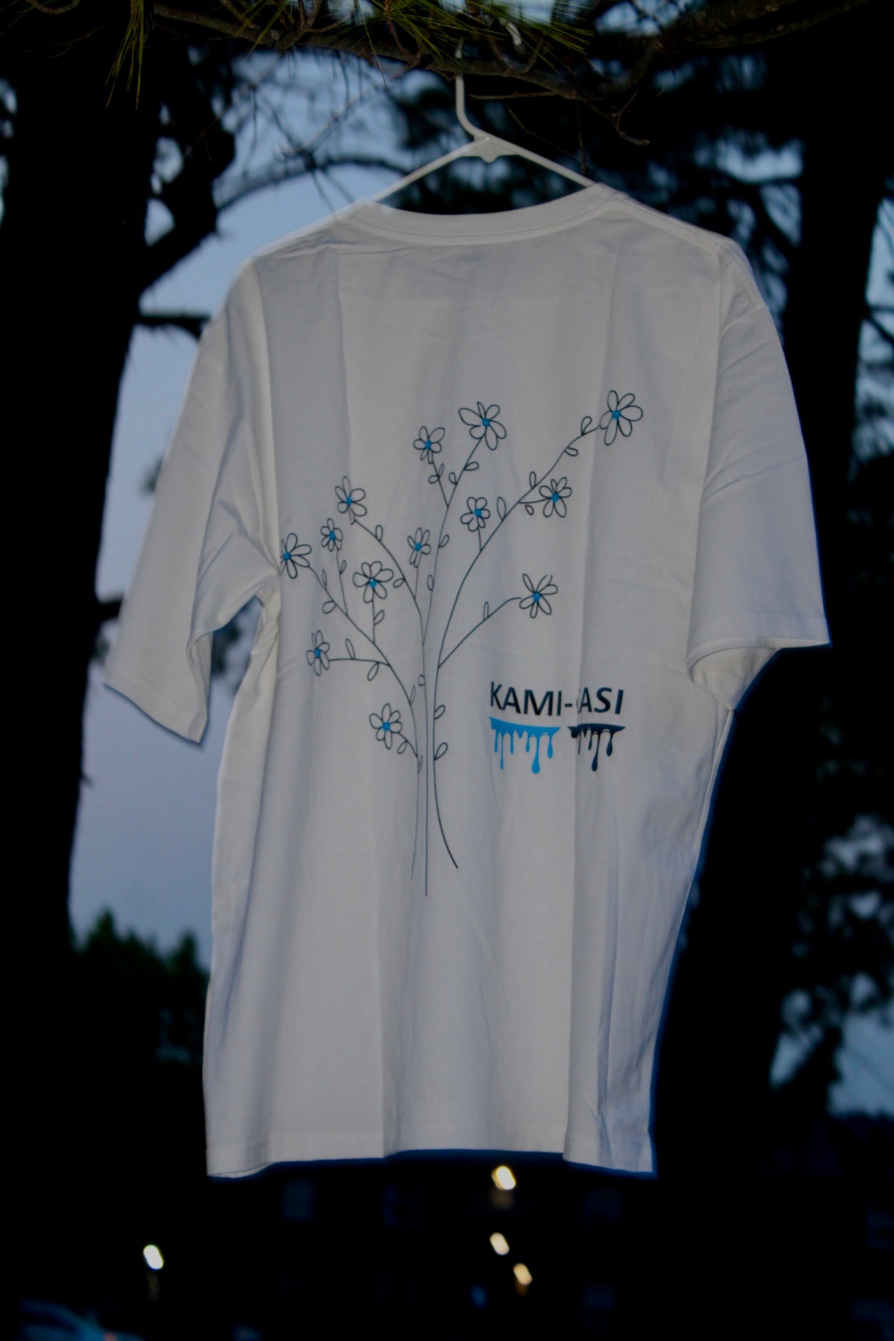 WHITE "BLUE SUMMER" TEE
